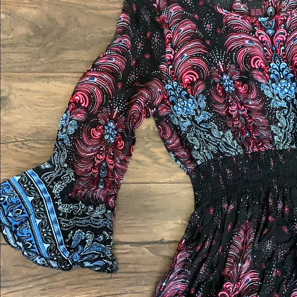 Dress with trumpet sleeves - Picture 5 of 7